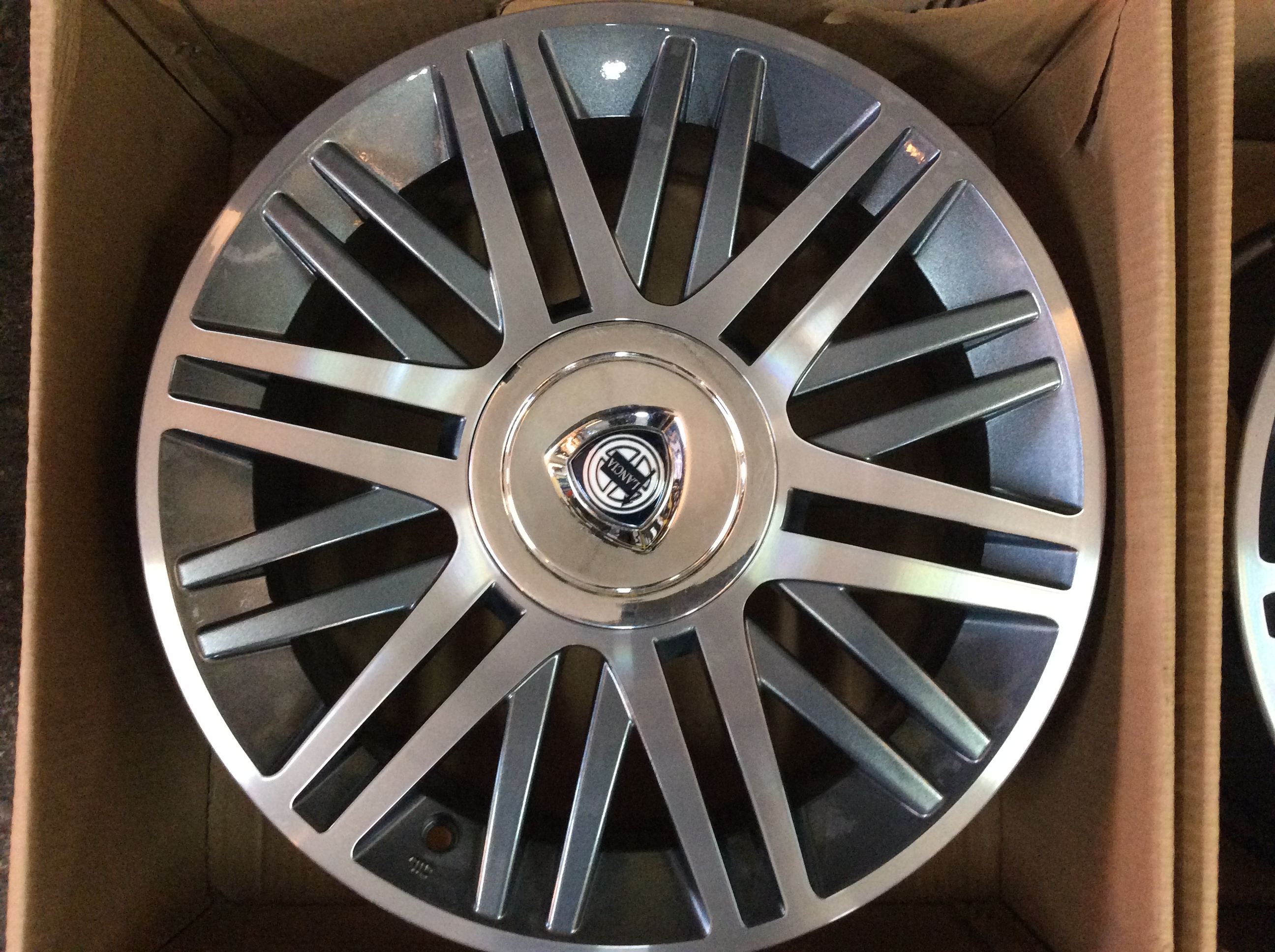 Cerchi in lega da 18 lancia thesis picture